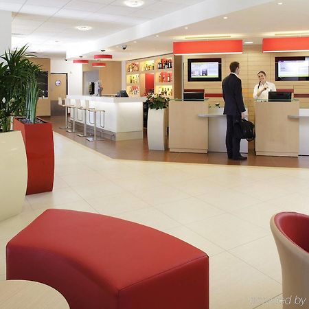 Ibis Lyon L'Isle D'Abeau Hotel Esterno foto