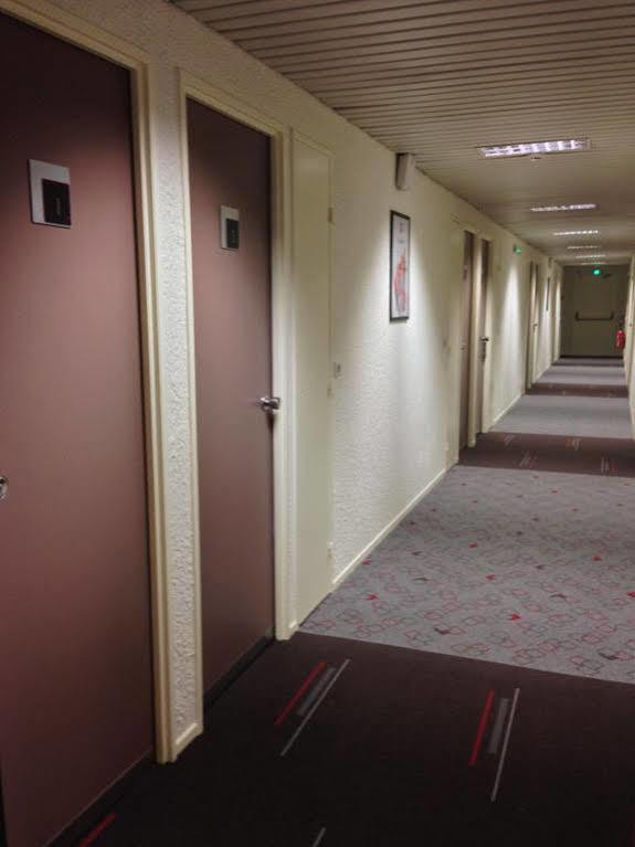 Ibis Lyon L'Isle D'Abeau Hotel Esterno foto